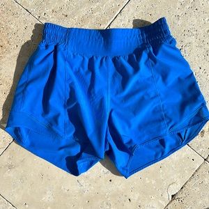 Lululemon high rise 4in hotty hot shorts. Color: Poolside